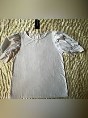 SIMPLE FUN WOMEN’S WHITE PUFF SLEEVE CREWNECK, LOOSE CASUAL TOP MEDIUM. NWT